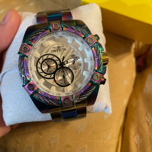 Stunning NWT Invicta Bolt Men’s Iridescent Watch - Picture 7 of 16